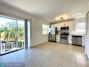 4071 N Dixie Hwy in Oakland Park, FL - Building Photo - Building Photo