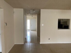 2142 Greenbriar Colony Dr in Houston, TX - Building Photo - Building Photo