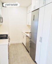 60 E 8th St in New York, NY - Building Photo - Building Photo