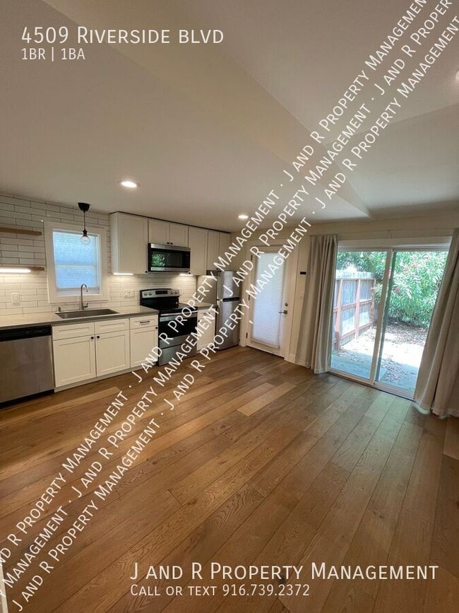 4509 Riverside Blvd in Sacramento, CA - Building Photo - Building Photo