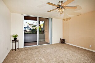 Elan Sandpiper Del Mar in Solana Beach, CA - Building Photo