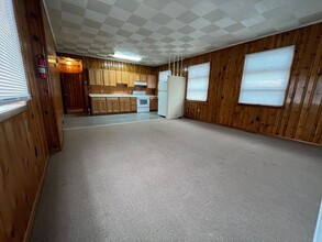 302 Vincennes Ave in Oakdale, PA - Building Photo - Building Photo