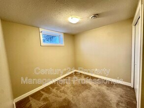 8504-152A 152A Ave NW in Edmonton, AB - Building Photo - Building Photo