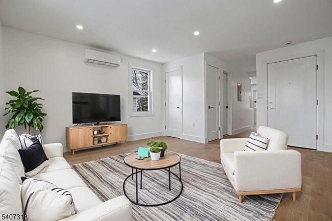 property at 554 Hort St