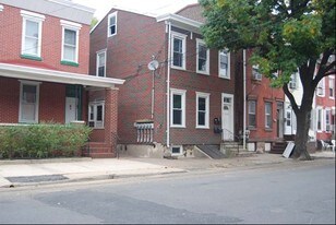 130 Bayard St in Trenton, NJ - Building Photo