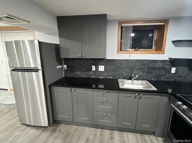 27 Blydenburgh Rd in Centereach, NY - Building Photo