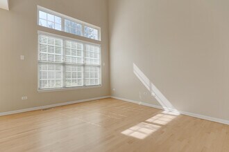 419 Vaughn Cir in Aurora, IL - Building Photo - Building Photo