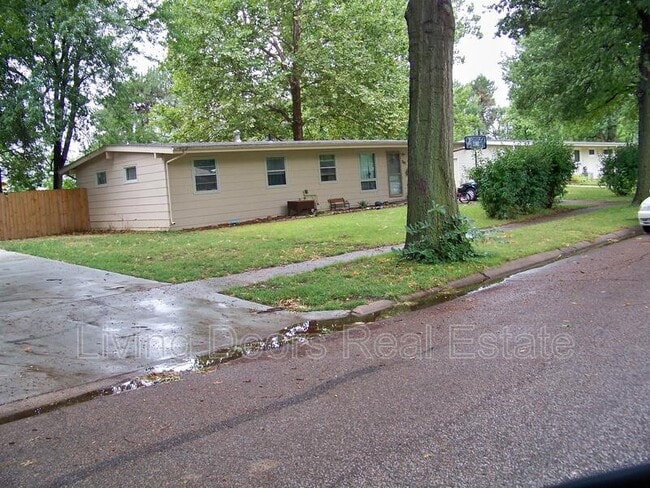 267 W Rio Rd in Lincoln, NE - Building Photo - Building Photo