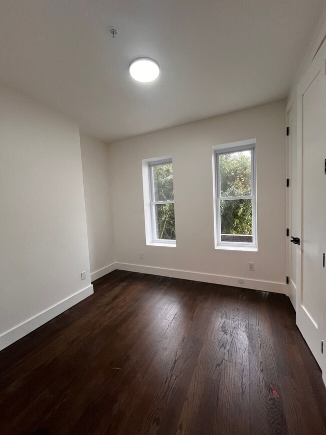 276 Hoboken Ave, Unit 2 in Jersey City, NJ - Foto de edificio - Building Photo