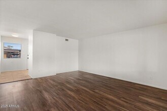 6438 E Butte St, Unit 3 in Mesa, AZ - Foto de edificio - Building Photo