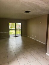6023 10th Ave N in Greenacres, FL - Building Photo - Building Photo