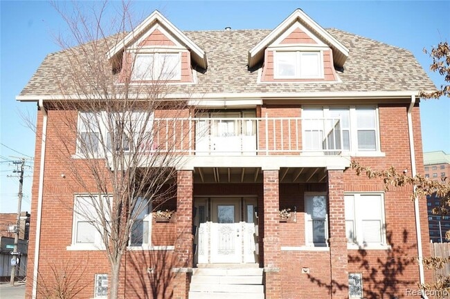 property at 3716 Lincoln St
