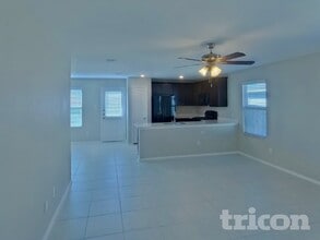 8304 Bell Rdg Ln in Fort Worth, TX - Foto de edificio - Building Photo