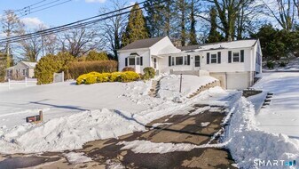 338 Kenwood Ave in Hamden, CT - Building Photo