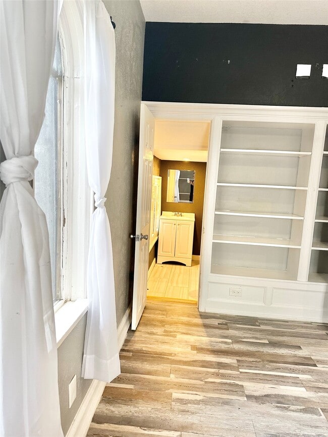 property at 2424 Southmore Blvd