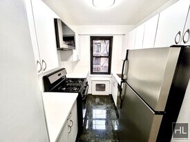 EAST 56 STREET, Unit 5N in New York, NY - Building Photo