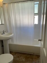 325 Rollins Rd in Burlingame, CA - Building Photo - Building Photo