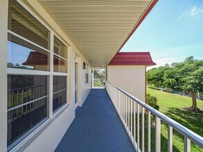 36 Pine Arbor Ln in Vero Beach, FL - Building Photo - Building Photo