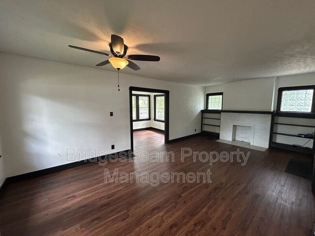 216 W Hillcrest Ave in Dayton, OH - Building Photo - Building Photo