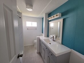 9065 48th Ave N in St. Petersburg, FL - Foto de edificio - Building Photo