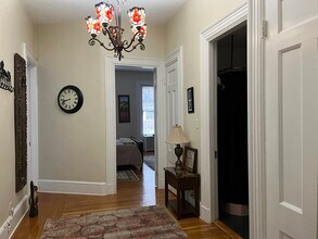 453 Beacon St, Unit 2 in Boston, MA - Foto de edificio - Building Photo