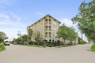 7134 Mapleridge St in Houston, TX - Building Photo - Building Photo