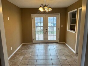 7716 Crisp Ave in Raytown, MO - Foto de edificio - Building Photo