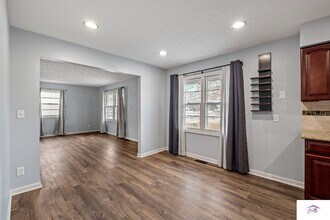 3427 Cottonwood Ln in Omaha, NE - Foto de edificio - Building Photo