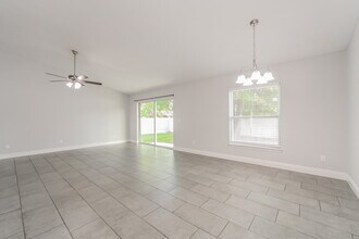 1004 Dartmoor Pl in Kissimmee, FL - Foto de edificio - Building Photo