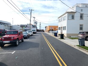 107 W Poplar Ave in Wildwood, NJ - Building Photo - Building Photo