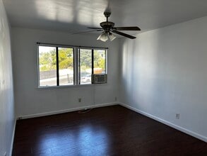 5003 Aldama St, Unit 5003 in Los Angeles, CA - Foto de edificio - Building Photo