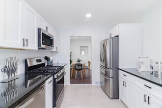 29744 Rosslyn Ave in Garden City, MI - Building Photo - Building Photo