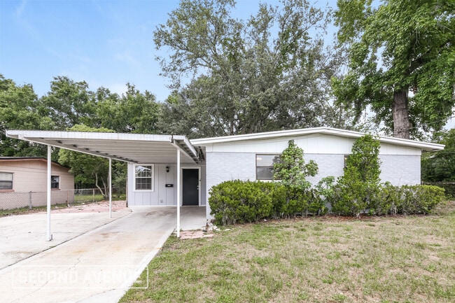 property at 285 Renne Dr N