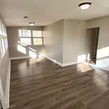 2108 N Keeler Ave in Chicago, IL - Building Photo - Building Photo