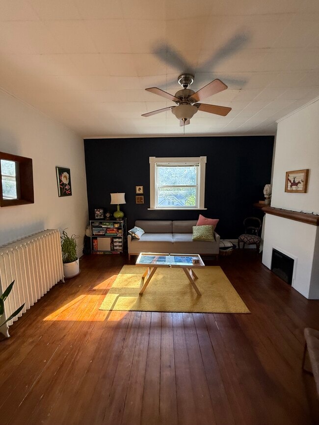 property at 1093 Oxford St N