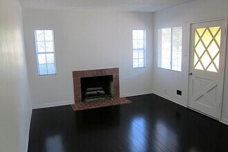 4927 Forman Ave in North Hollywood, CA - Building Photo - Building Photo