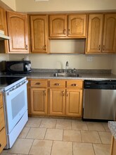 101 Candlewood Dr, Unit 101 in South Windsor, CT - Foto de edificio - Building Photo