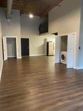 108 Adams St, Unit 220 in Leominster, MA - Building Photo - Building Photo