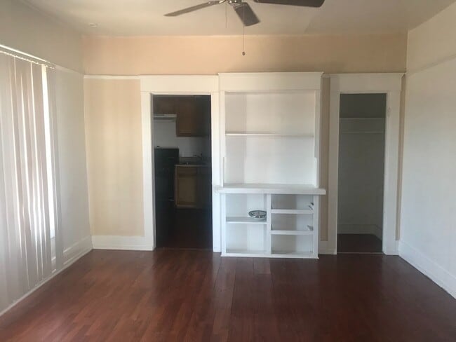 property at 318 N 12th St