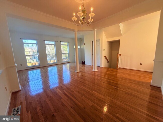 property at 8596 Wyngate Manor Ct