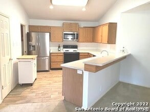 121 Francis Ave in Boerne, TX - Building Photo - Building Photo