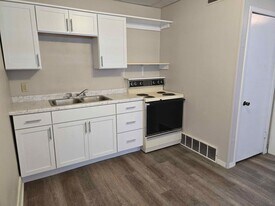 2123 4th St in Eau Claire, WI - Building Photo