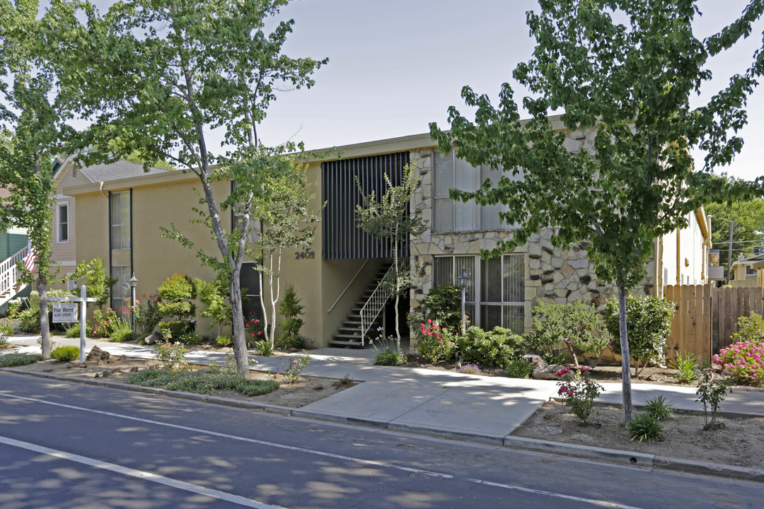 2409 Q St in Sacramento, CA - Building Photo