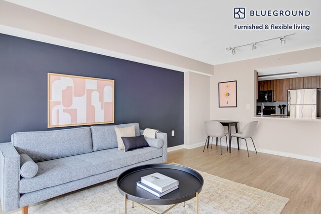 450 Massachusetts Ave NW in Washington, DC - Building Photo - Building Photo