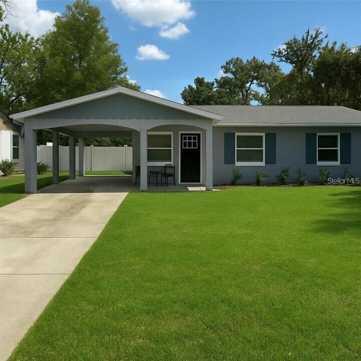 2205 N Grady Ave in Tampa, FL - Building Photo