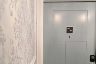 1090 New York Ave in Huntington Station, NY - Building Photo