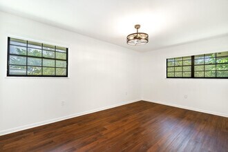 927 N E St in Miami, FL - Building Photo - Building Photo