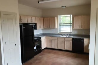 259 E 7th St in Somerville, TX - Building Photo - Building Photo