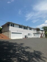 585 Burncoat St in Worcester, MA - Building Photo - Building Photo