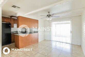 7132 W Glenrosa Ave in Phoenix, AZ - Foto de edificio - Building Photo